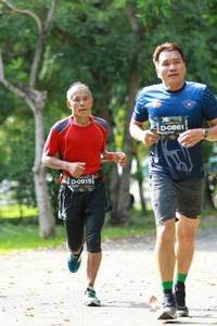 BIB: 0861, 0915
                            <button type="button" onclick="openModal(5132105)" class="btn btn-primary btn-sm float-right btn-popup" data-toggle="modal" data-target=".modal-high-quality">
                        <i class="fas fa-shopping-cart"></i> Add to Cart
                    </button>
                                            <button type="button" onclick="isThisMe(5132105, true)" class="btn btn-success btn-sm float-right btn-popup btn-isme hidden" data-toggle="tooltip" data-placement="bottom" title="นี่คือรูปของคุณใช่ไหม คลิกที่นี่เพื่อเอาเข้าอัลบั้ม">
                        <i class="fas fa-plus"></i> Add to album
                    </button>
                    <button type="button" onclick="isThisMe(5132105, false)" class="btn btn-warning btn-sm float-right btn-popup btn-isnotme hidden">
                        <i class="fas fa-ban"></i> Remove from album
                    </button>